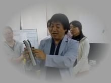 大阪市生野区の日本電子工業㈱ 広報ブログ-開発技術部　宮元所長　説明